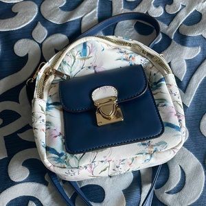 Little crossbody bag